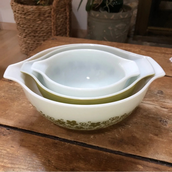Vintage Pyrex Mixing Bowls - Spring Blossom - Picture 2 of 12